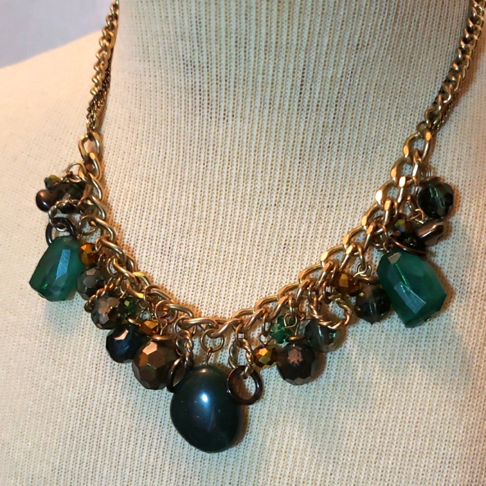 Elegant 18" Goldtone &  Deep Emerald Green Statement Necklace